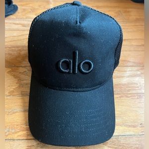 Alo Yoga District Trucker Hat